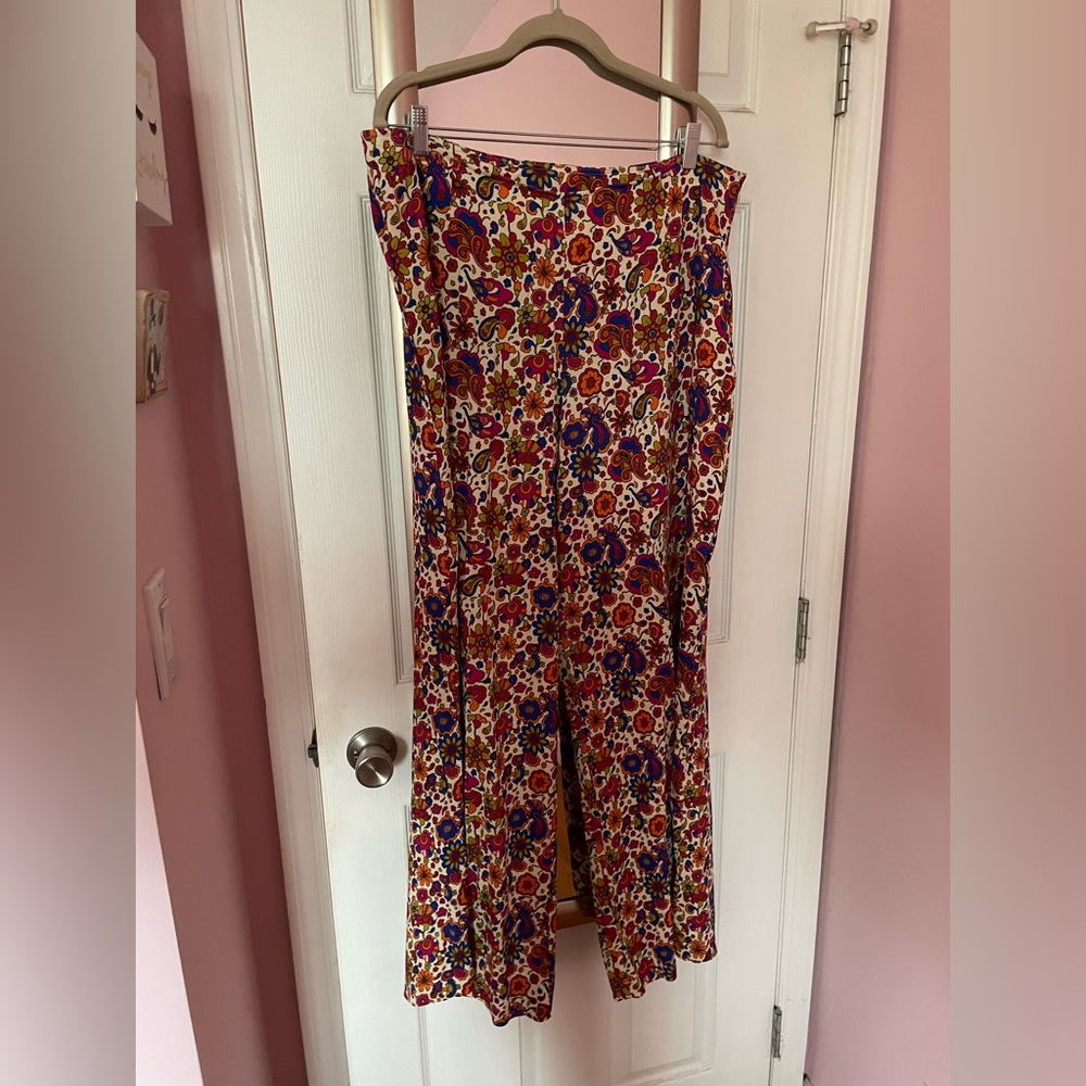 Insanely Cool 70s Vibe Floral Multicolor Suit - Picture 6 of 15
